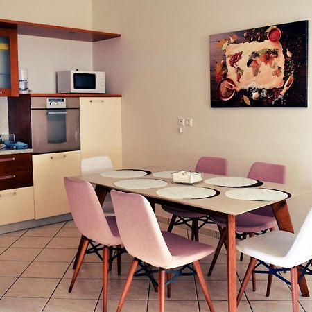Luxury Seaview Apartment By The Sea Saronida エクステリア 写真