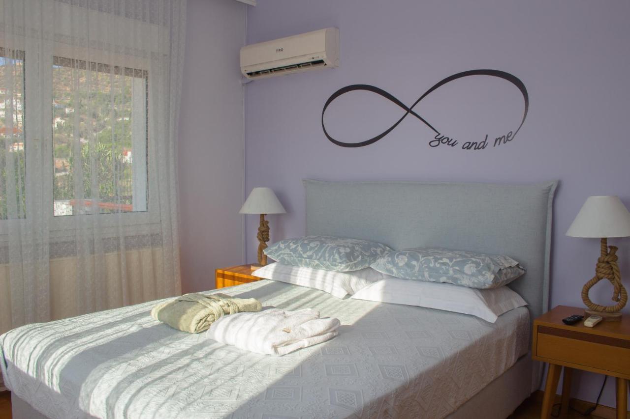 Luxury Seaview Apartment By The Sea Saronida エクステリア 写真