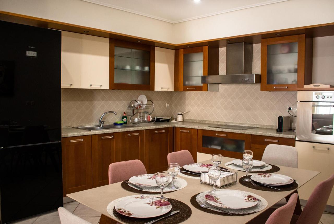 Luxury Seaview Apartment By The Sea Saronida エクステリア 写真