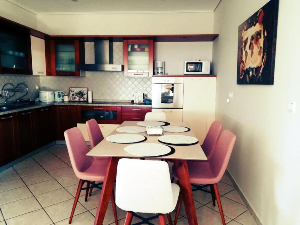 Luxury Seaview Apartment By The Sea Saronida エクステリア 写真